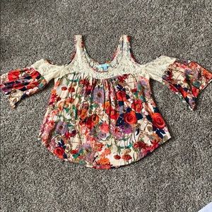 She + Sky 3/4 sleeve top (L)